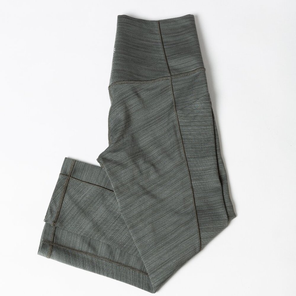Athleta Salutation Stash Pocket II Capri Leggings Size S Stripe Green